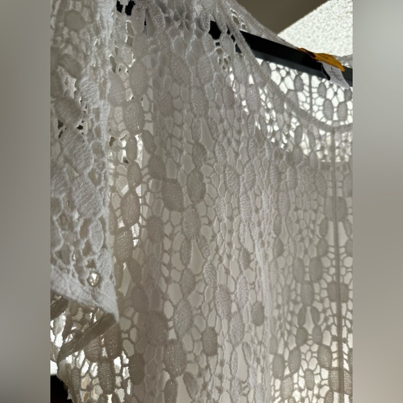 Canadian Made Cotton White Lace Top - Picture 4 of 4